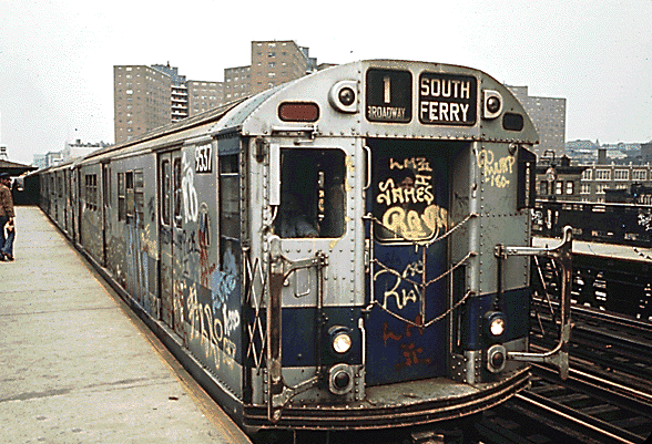 Vagón de metro taggeado NY